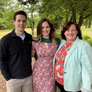 Meet your Posher, Lauren